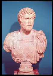 Byst av kejsar Antoninus Pius (86-161 e.Kr.) (marmor)